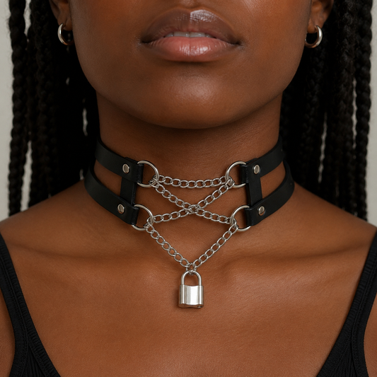 Scarlet Locking Faux Leather Collar - Scarlett or Black